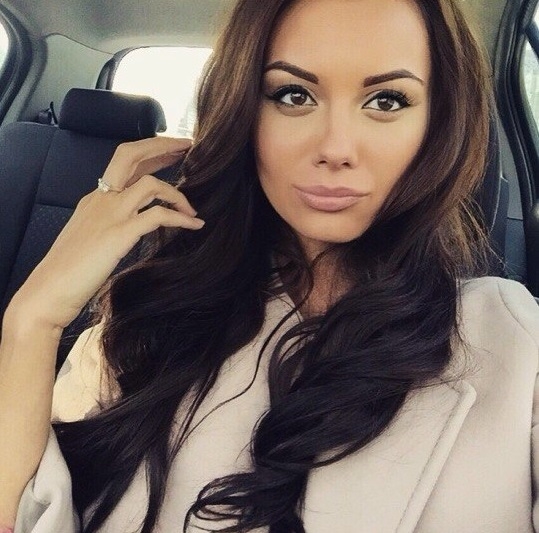 Моя страстная натура готова подарить тебе океан эмоций и наслаждений. У меня широкий спектр услуг, которые сделают тебя счастливым – от расслабляющего массажа до интенсивного экстаза. Обладаю потрясающими формами и манящим взглядом, которые завладеют тобой с первого взгляда. Заходи на мою страничку, чтобы увидеть мои фото и прочитать отзывы благодарных клиентов. Жду тебя в Москве, чтобы сделать нашу встречу незабываемой. 😉💋 27488, 25 лет